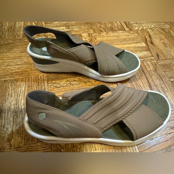 Great Bzees sunset wedge sandals in olive, size 9.5 - Picture 4 of 7